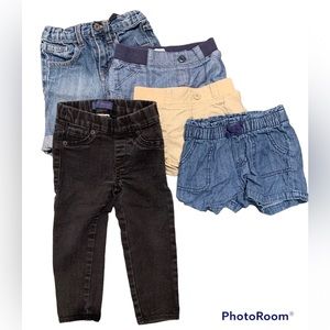 Lot (8 PCS) of Size 2T Girls bottoms. 3 Pairs of Jeans & 5 Pairs of Shorts.